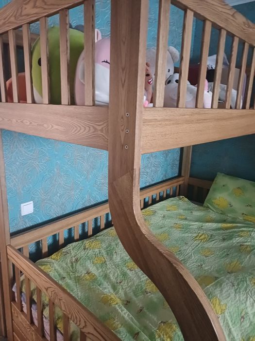 Продаю двоярусне ліжко