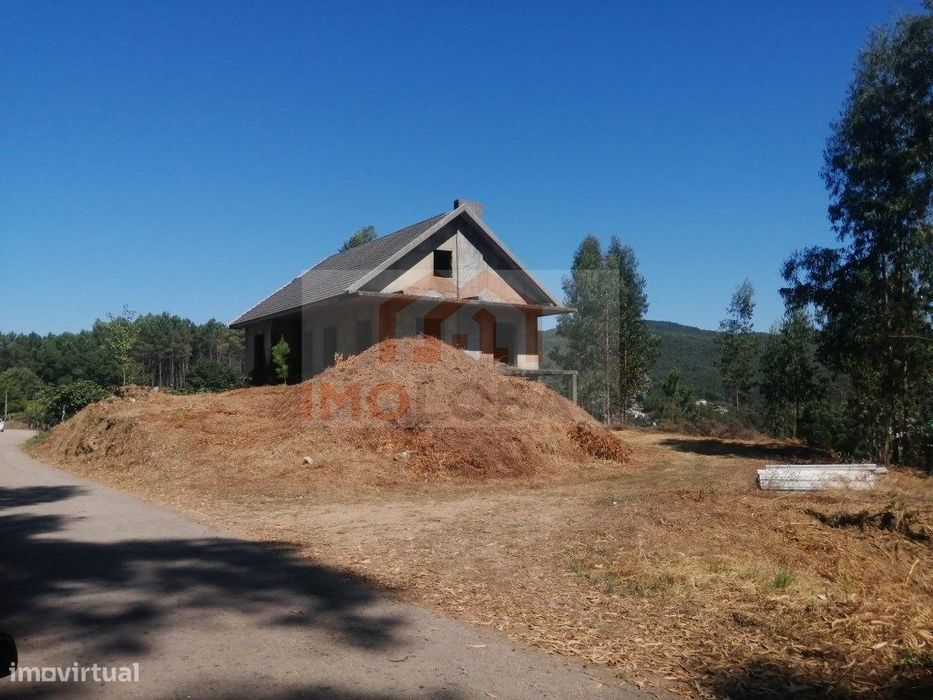 Terreno C/ Moradia Pedreiro - S Miguel Do Mato