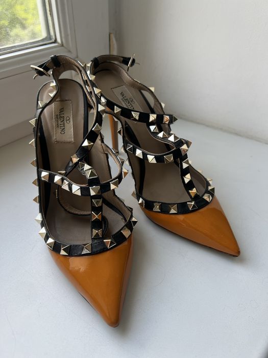 Взуття Valentino