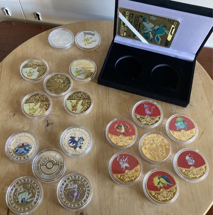 Caixa estojo veludo moedas pokemon + carta metalica