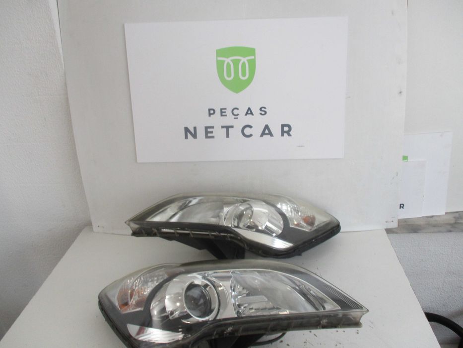 Farol optica Direito Kia ceed 2011