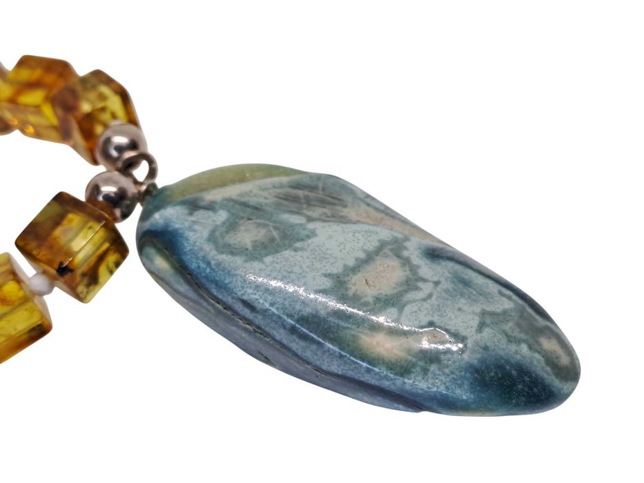 Korale z bursztynu, bursztyn kostka, kula, niebieski bursztyn #735