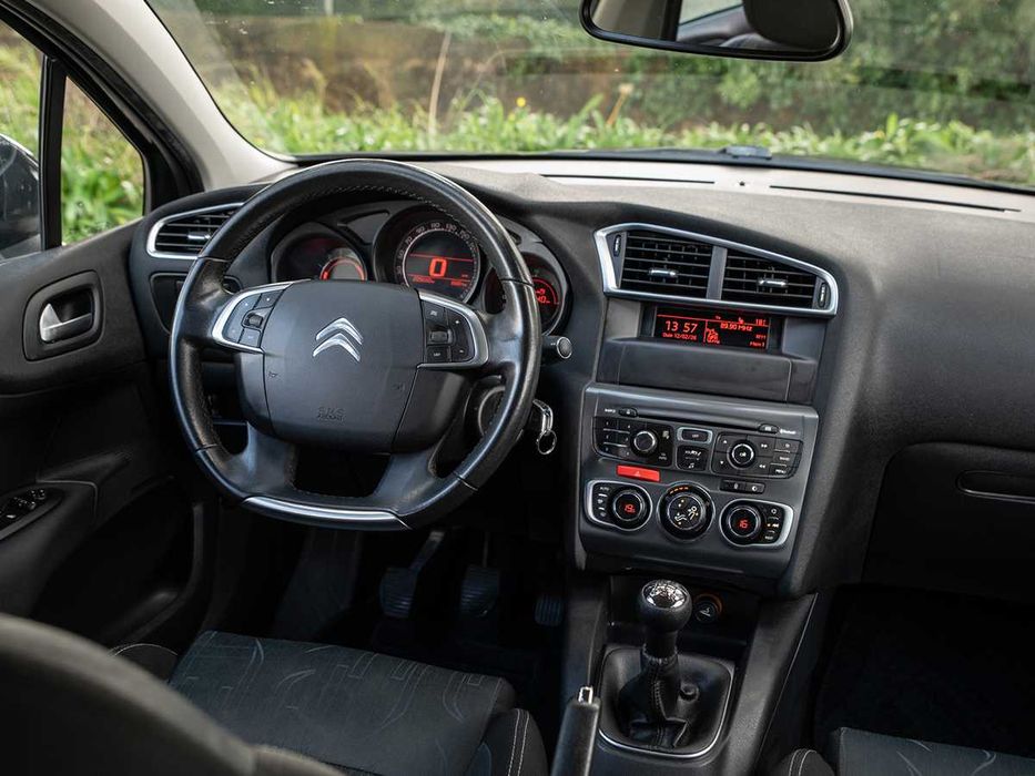 Citroën C4 1.6 HDi Attraction | Desde 129€ Mês | Nacional