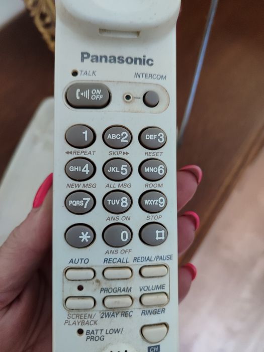 Telefon  Panasonik z słuchawka zdalna i sekretarką