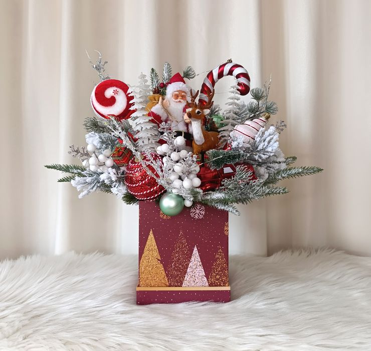 Stroik świąteczny z Mikołajem. Dekoracja na Boże Narodzenie LED.