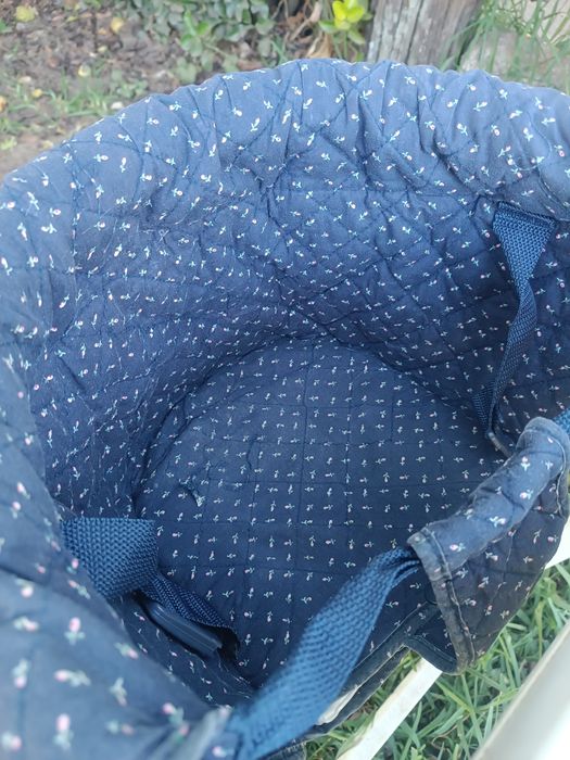 Cadeirinha de mesa para bebé