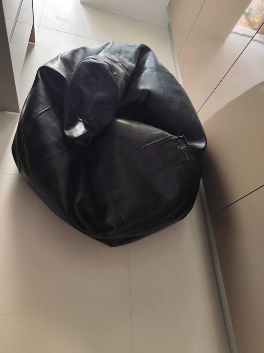 Puff preto (Loja do Gato Preto)