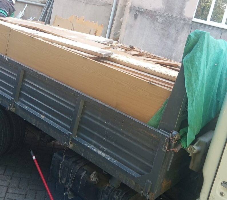 CONTENTORES e CARRINHAS para recolha de entulho e todo o tipo de lixo