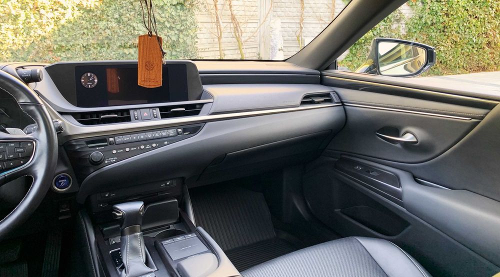 Zadbany LEXUS ES 300h
