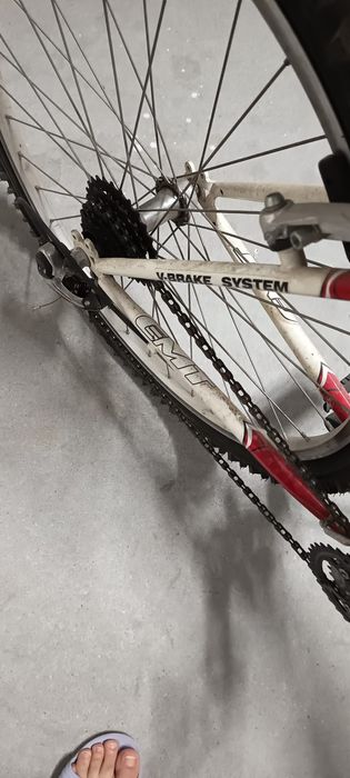Bicicleta TT  com suspensão à frente