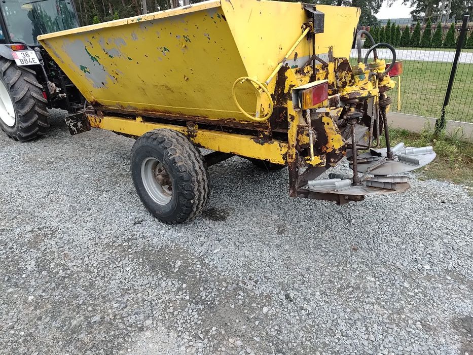 Rozsiewacz wapna Rcw 3 łańcuchowy