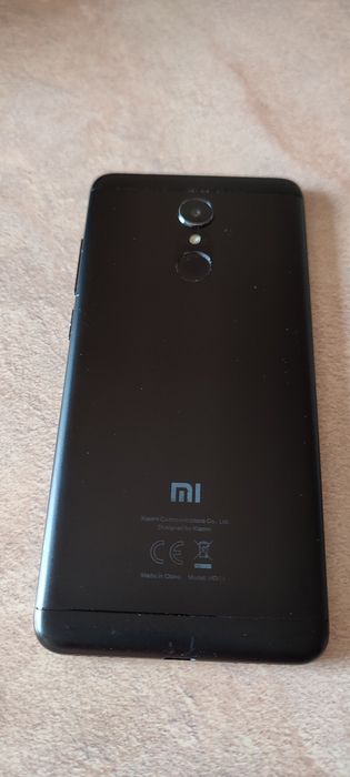 Телефон Xiomi Redmi 5