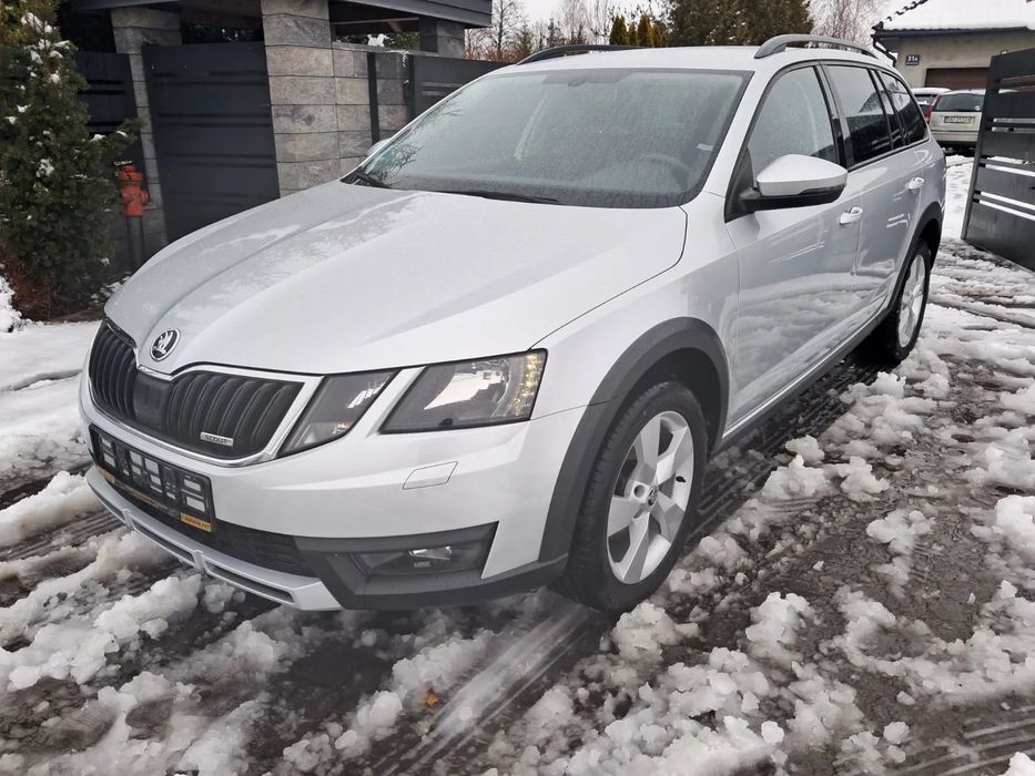 Skoda Octavia Scout*4x4*DSG*Hak*172 TKM !!!