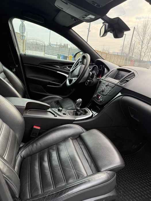 Opel INSIGNIA A Sports Tourer OPC