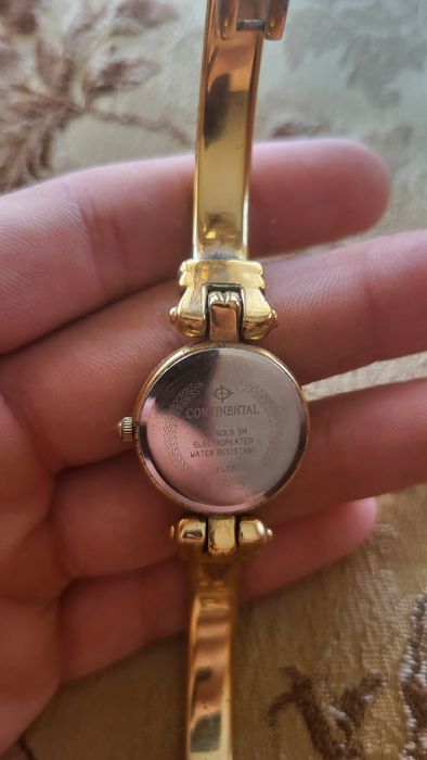 Годинник жіночий Continental золотий