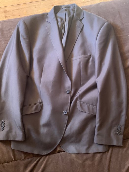 garnitur meski ciemny szary