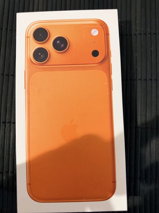 Iphones 17 pro Max laranja 256GB selado !