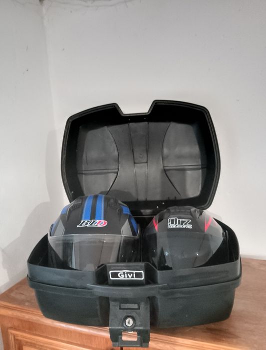 Кофр великий на 2 шоломи. З підставкою до мото