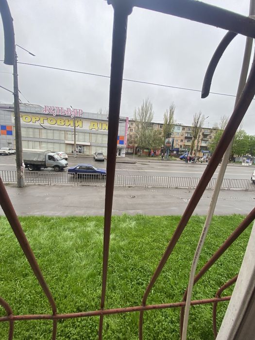 Продается 3 комнатная квартира на Лермонтова .