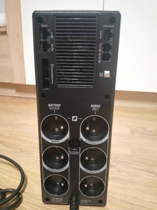 UPS APC Power-Saving Back-UPS Pro1500  1500VA 865W