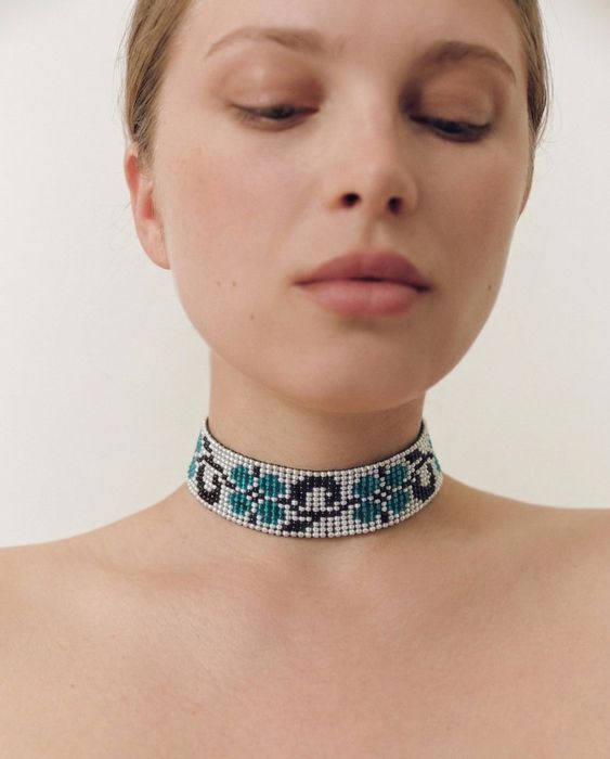 Чокер з бісеру, стрічковий гердан