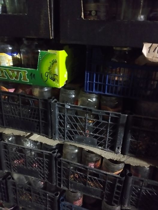 Продам банки. Велика кількість
