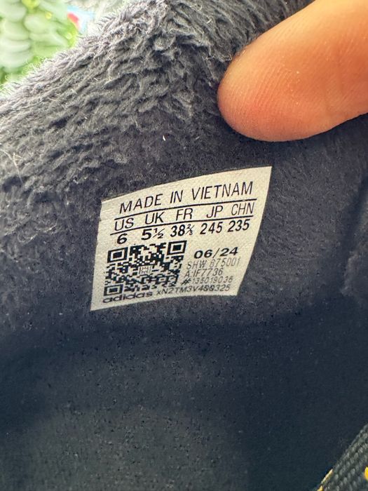 Кросівки шкіряні Adidas Hoops 38.5 розмір Е16165