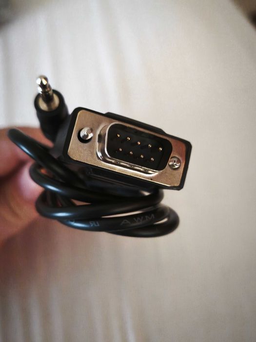 Conector de 2,5 mm para adaptador DB9 fêmea. Nunca utilizado