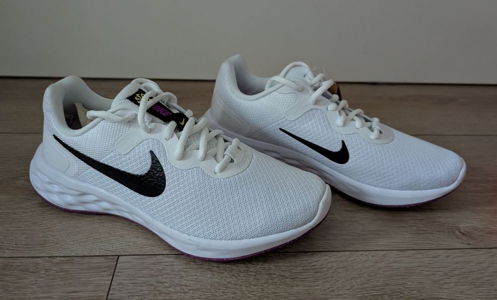 Оригінальні кросівки для бігу Nike Revolution 6 NN EUR 38  24.5 см.