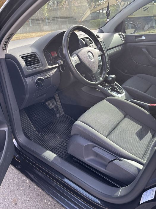 VW Golf 5 2006 рік 1.6MPI . Автоматична коробка передач.