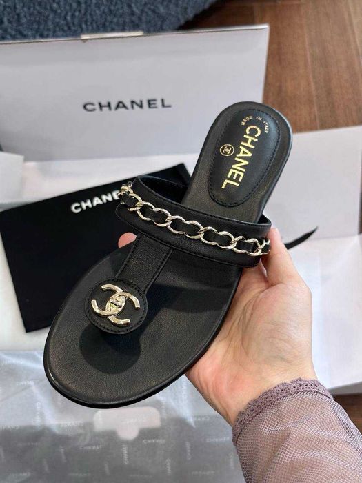 Damskie klapki Chanel