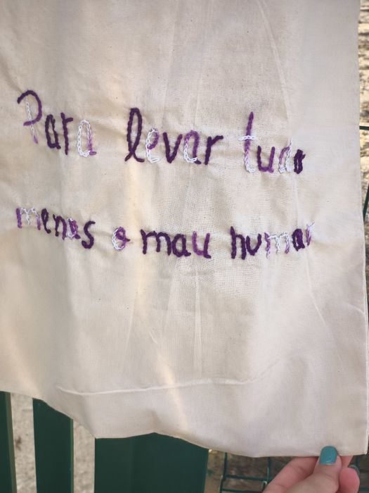 Saco de pano, bordado a mão