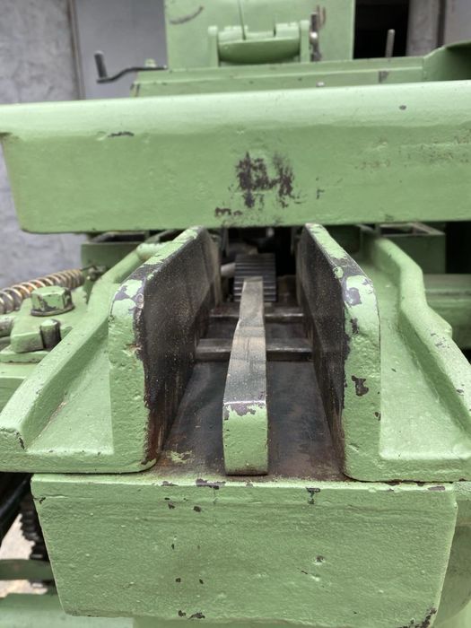 Круглопалковий фрезерний верстат, круглопалочний станок Cosma U9