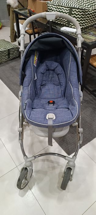 Carrinho de passeio Bébécar com ovo