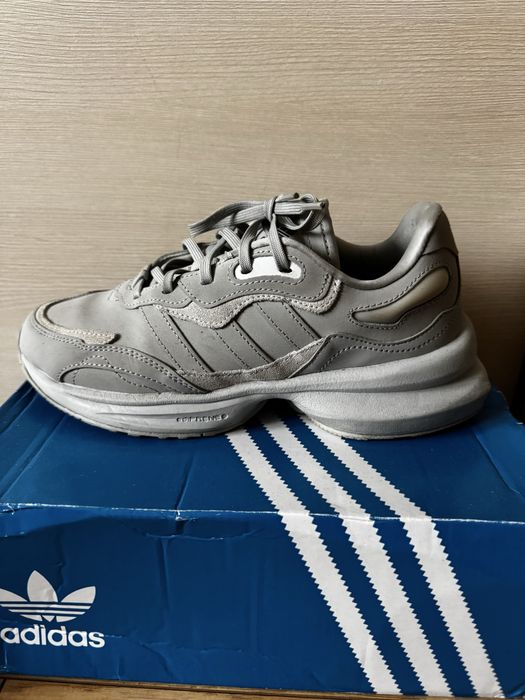 Buty adidas szare