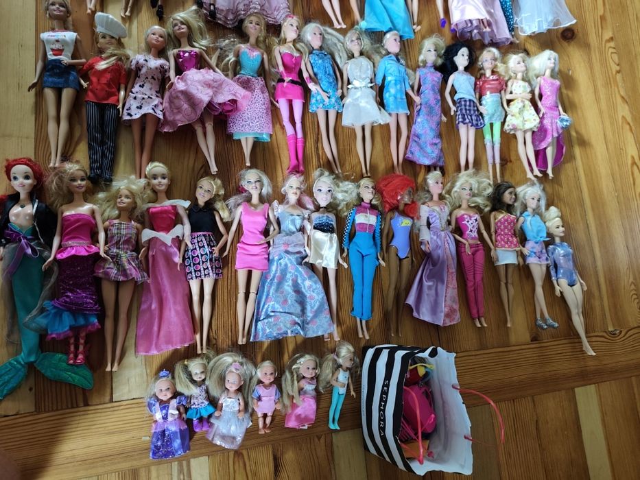 Duży zestaw lalek Barbie