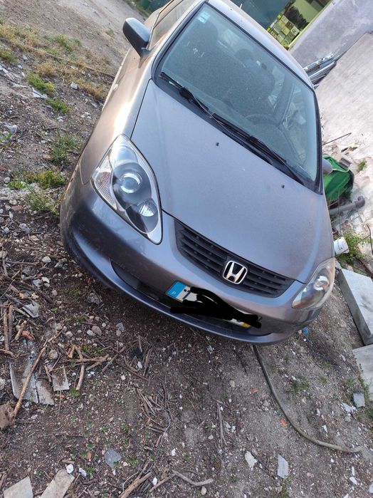 Vendo Honda Civic 1.4 a gasolina de 2005