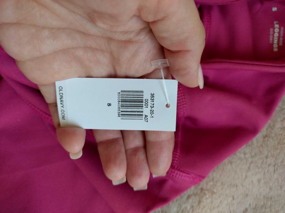 Нові жіночі вкорочені легінси фірми Old Navy р. S