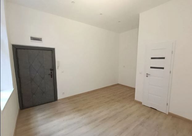 Wynajmę lokal po remoncie na biuro lub gabinet kosmetyczny