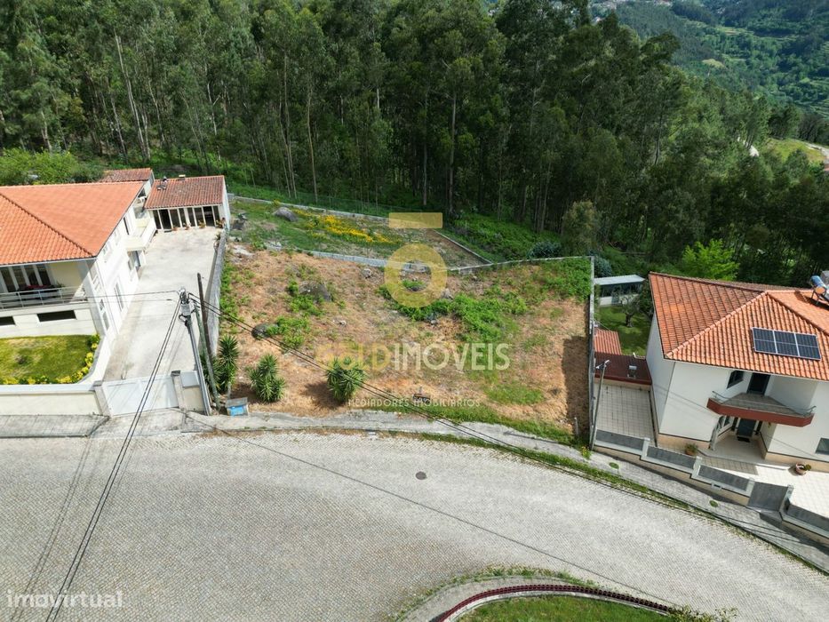 Lote de Terreno Urbano em Bairros, Castelo de Paiva