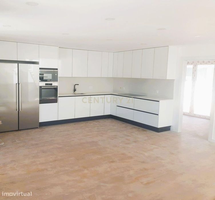 Moradia T4 em Construção na Sobreda, Almada