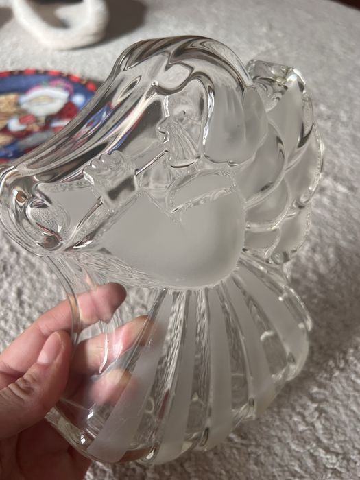 Prato com anjo a tocar flauta