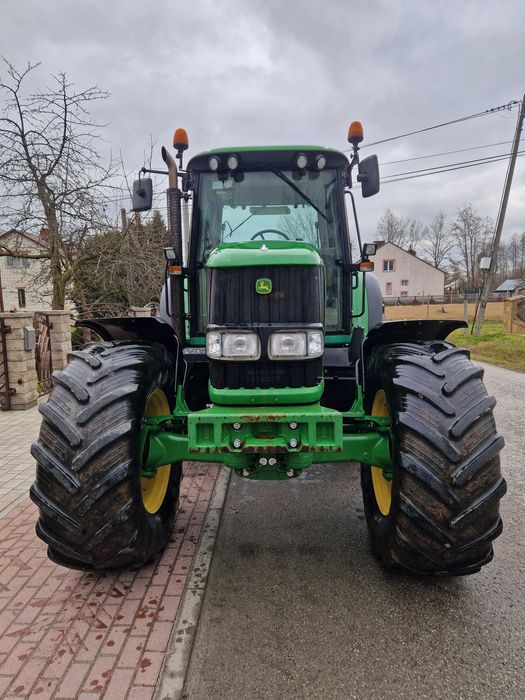 Ciągnik John Deere 6820