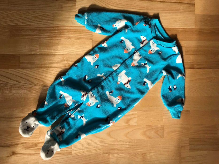 Pajac (pajacyk) polarowy piżamka Carter's 9 miesięcy r. 74