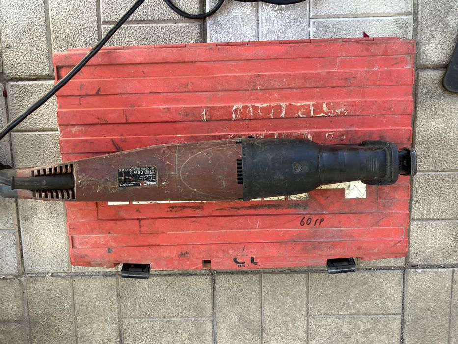 Пила шабельна Hilti