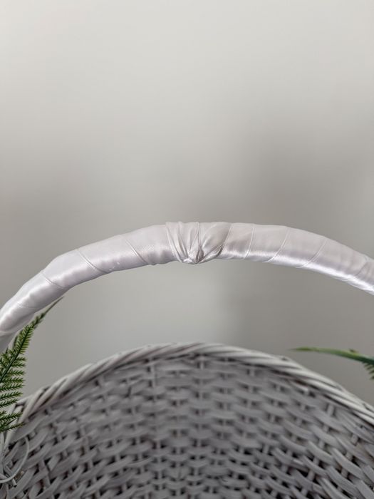 Cesto pintado a branco para Decoração de casamento/festa.