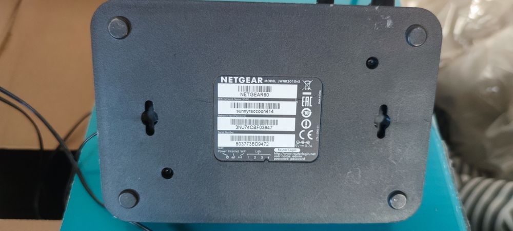 Router w+ifi Netgear modem model JWNR2010v5