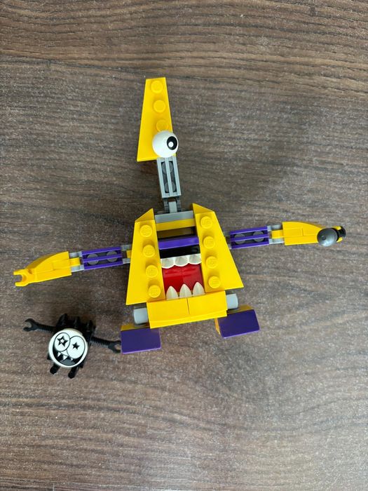 LEGO Mixels Jamzy # 41560
(Cartoon Network)
Idades 6+
70 peças