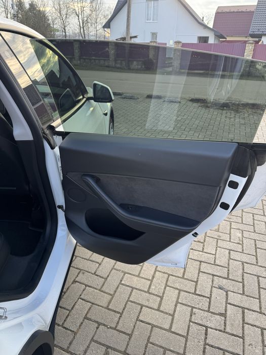 Tesla Model Y Long Range Dual Motor 82 кВт 2021