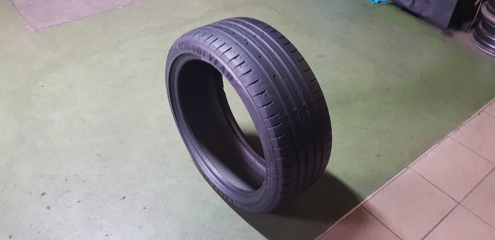 Opona pojedyncza 225 40 R18 92W Goodyear Eagle F1 RFT bieżnik 4,5mm